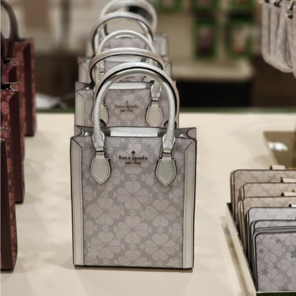 Sold as a bundle. Do not buy. Kate Spade Flowers - Picture 7 of 13